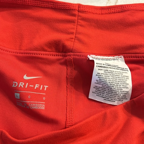 Lot of 3 Nike Dri Fit  Tennis skirts—size Large - Picture 4 of 9